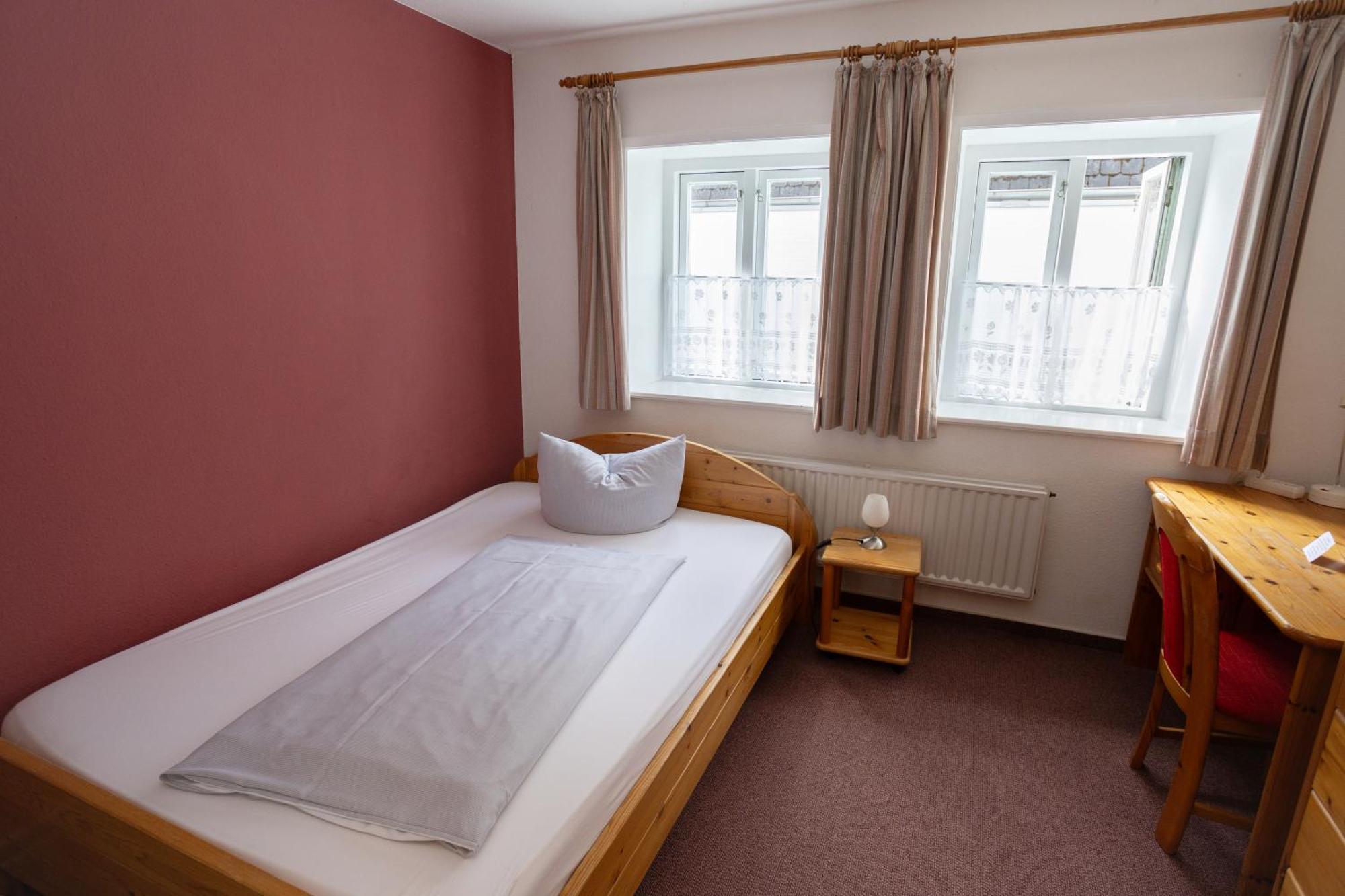 Hotel Zur Linde メルドルフ エクステリア 写真