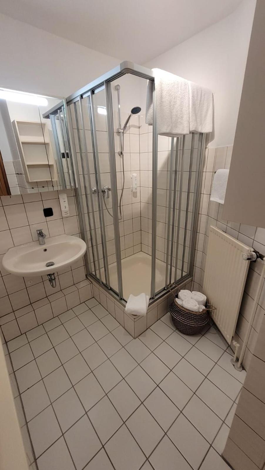 Hotel Zur Linde メルドルフ エクステリア 写真