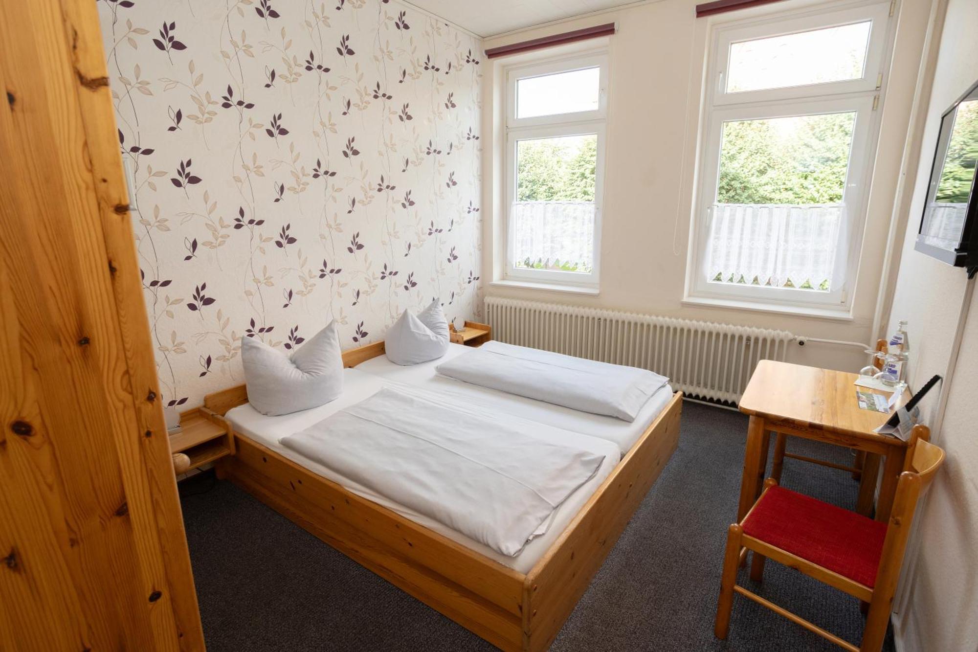 Hotel Zur Linde メルドルフ エクステリア 写真