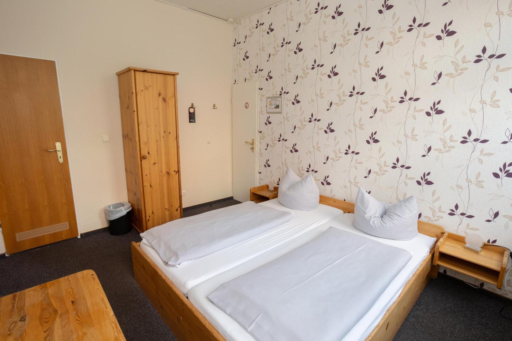 Hotel Zur Linde メルドルフ エクステリア 写真